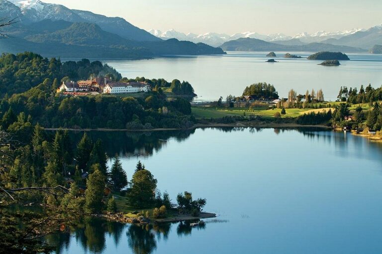 Best Lakefront Hotels for Retreats: A Forensic Audit