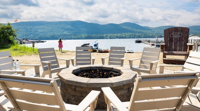 How to Plan Lakefront Hotels Stays on a Budget: Strategic Guide
