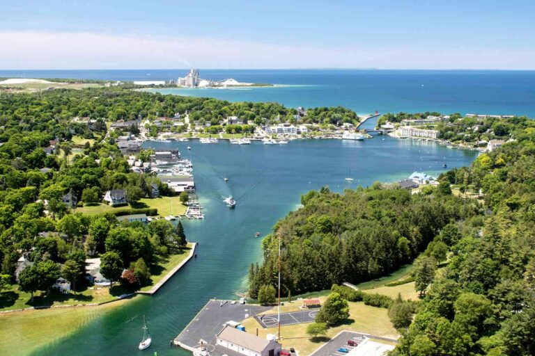 Top Lakefront Experiences in America: A Definitive Guide